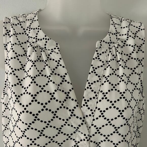 Tahari Women's Sleeveless V-Neck Polka Dot Geometric Dressy Blouse S Small New - Picture 2 of 10